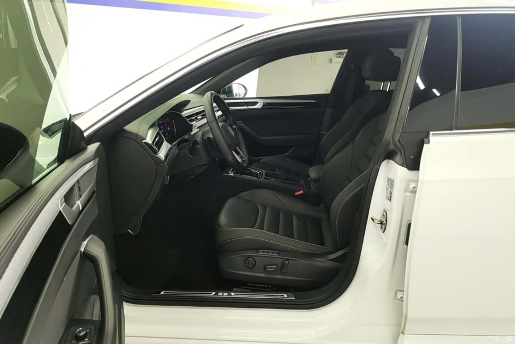 Volkswagen CC, 2021 9