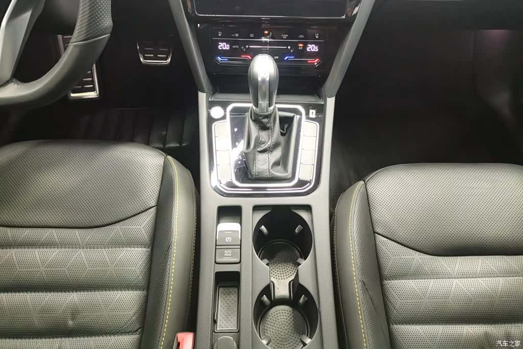 Volkswagen CC, 2021 16