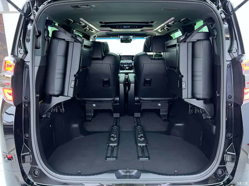 Toyota Vellfire, 2023 28