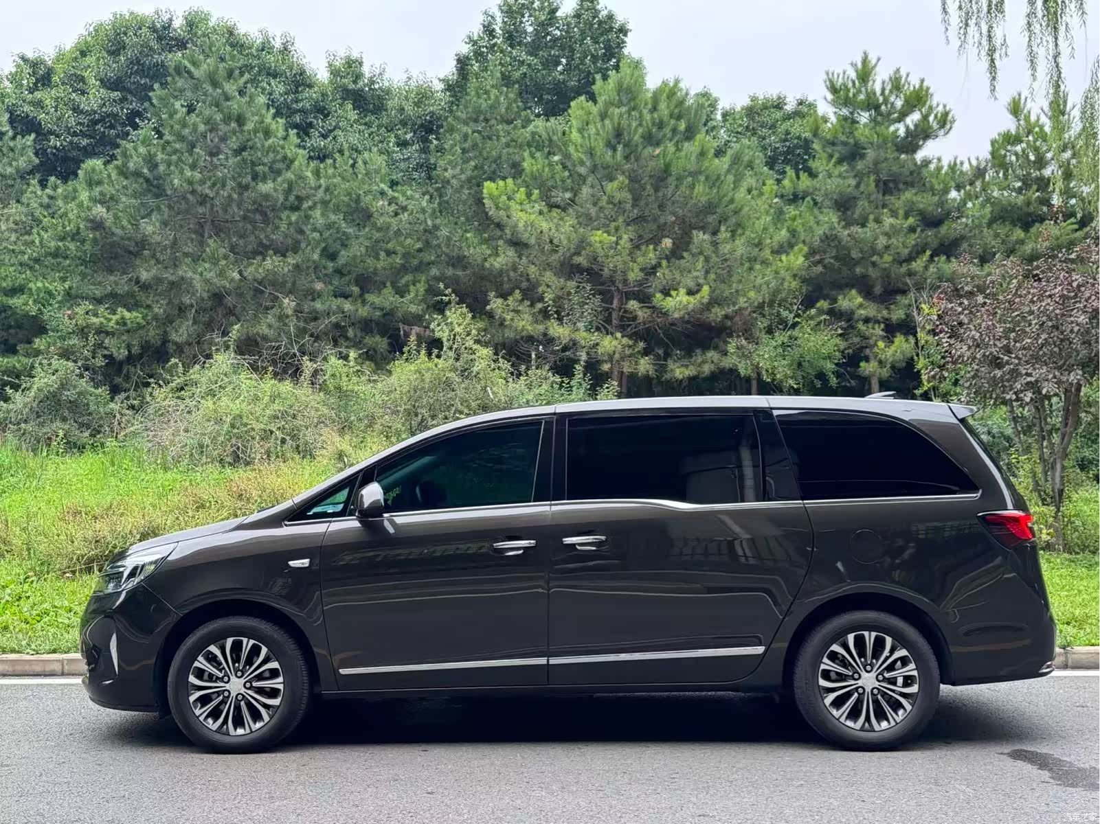 Buick GL8, 2021 3