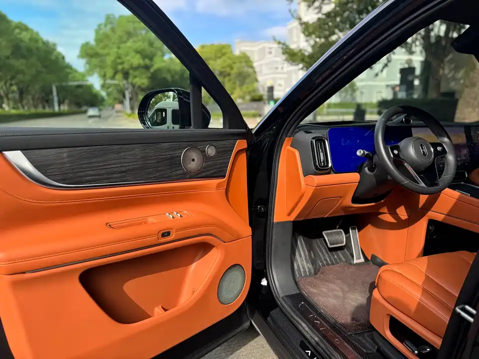 AITO Ask the world M9