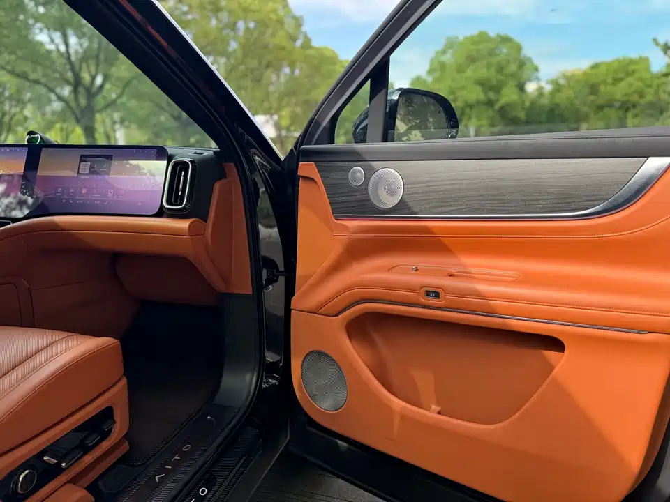 AITO Ask the world M9