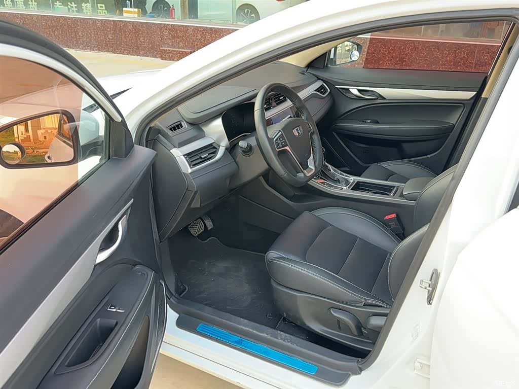 Geely Emgrand, 2018 12