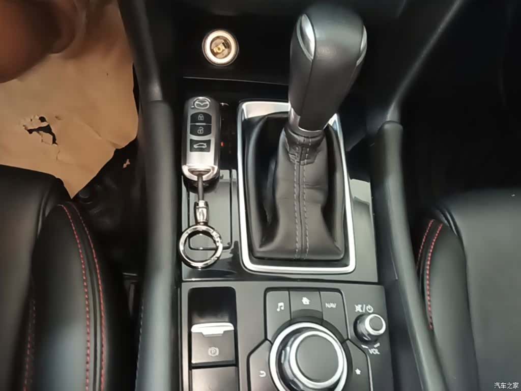 Mazda Mazda3, 2017 14