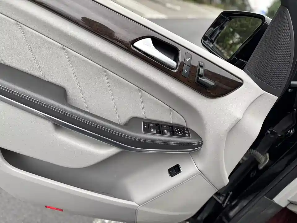 Mercedes-Benz GL grade