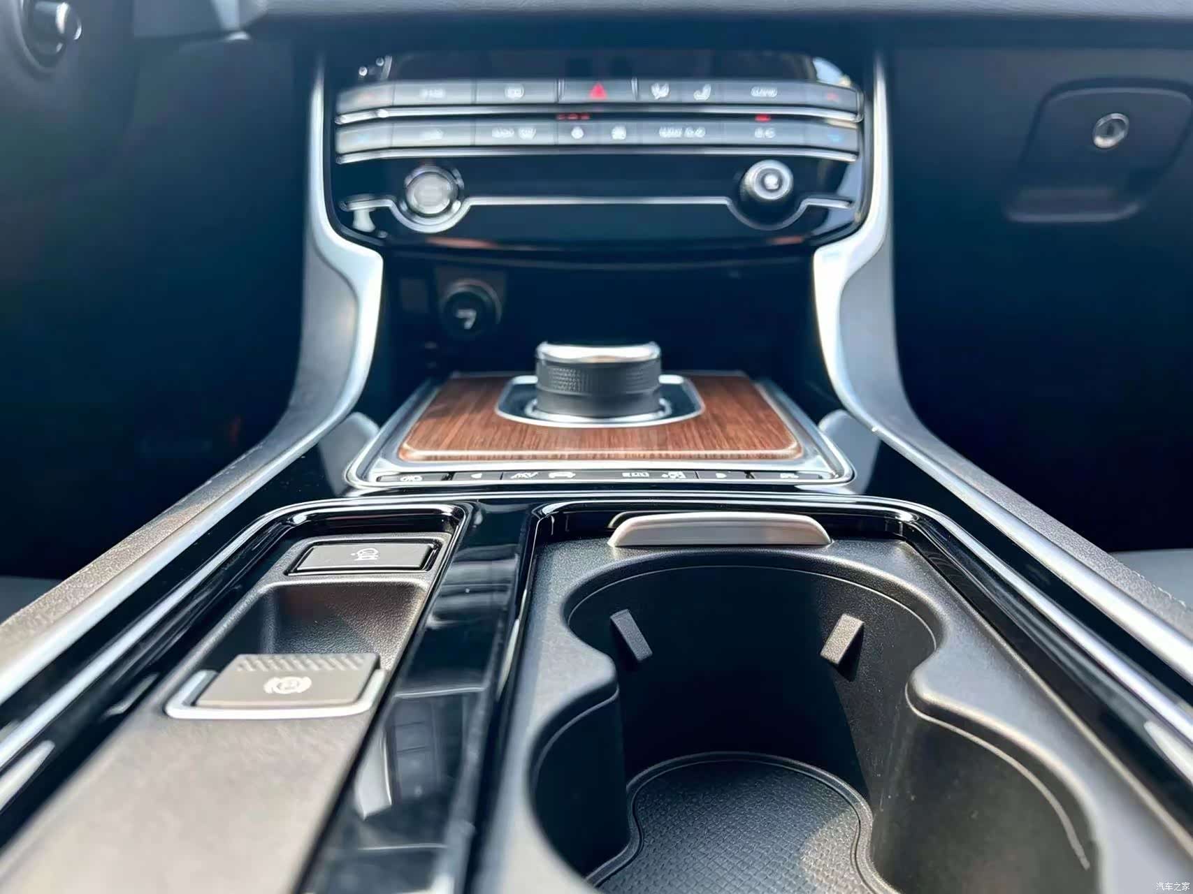Land Rover XFL, 2018 14