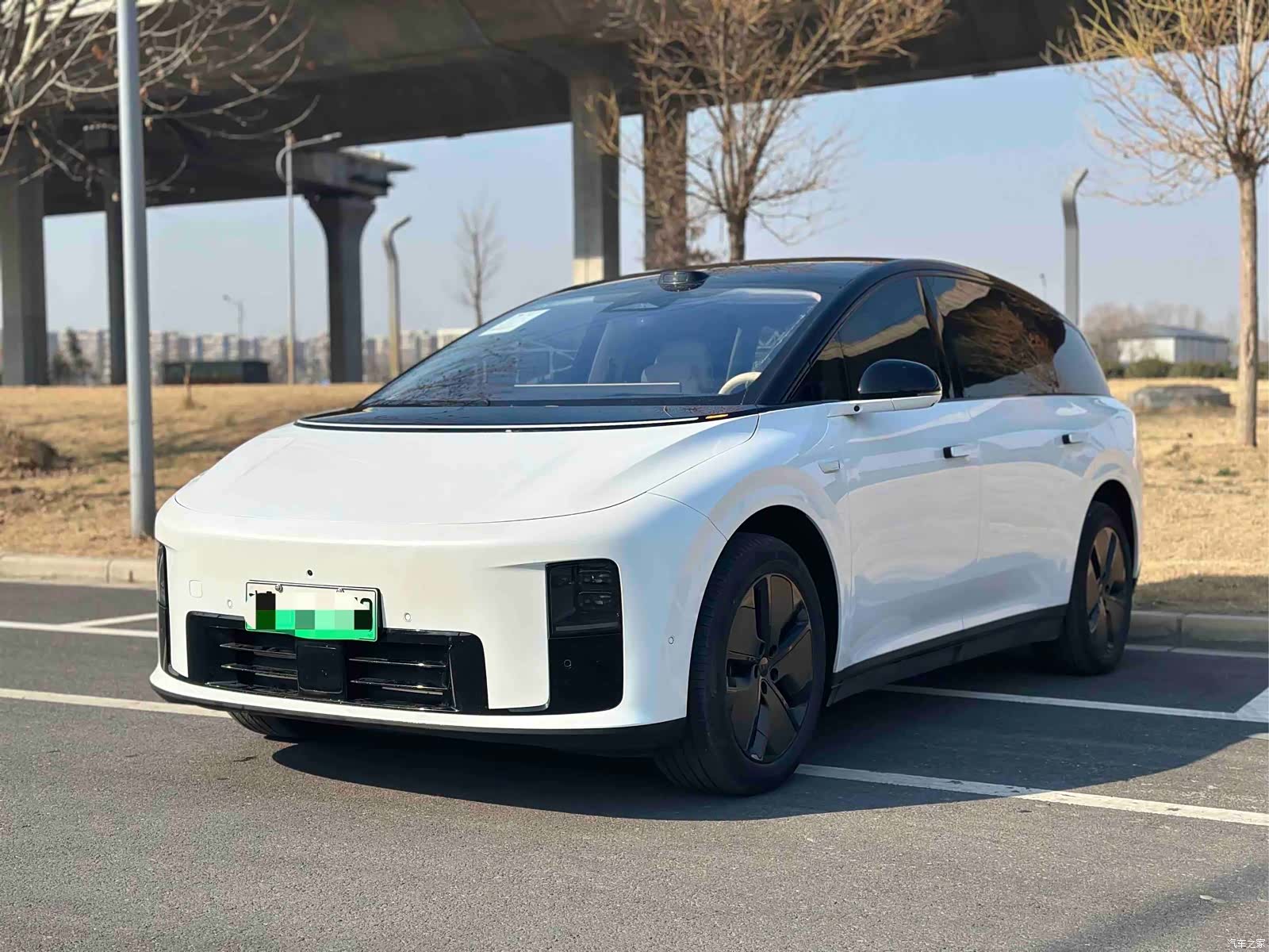 Li Auto i8, 2025 1