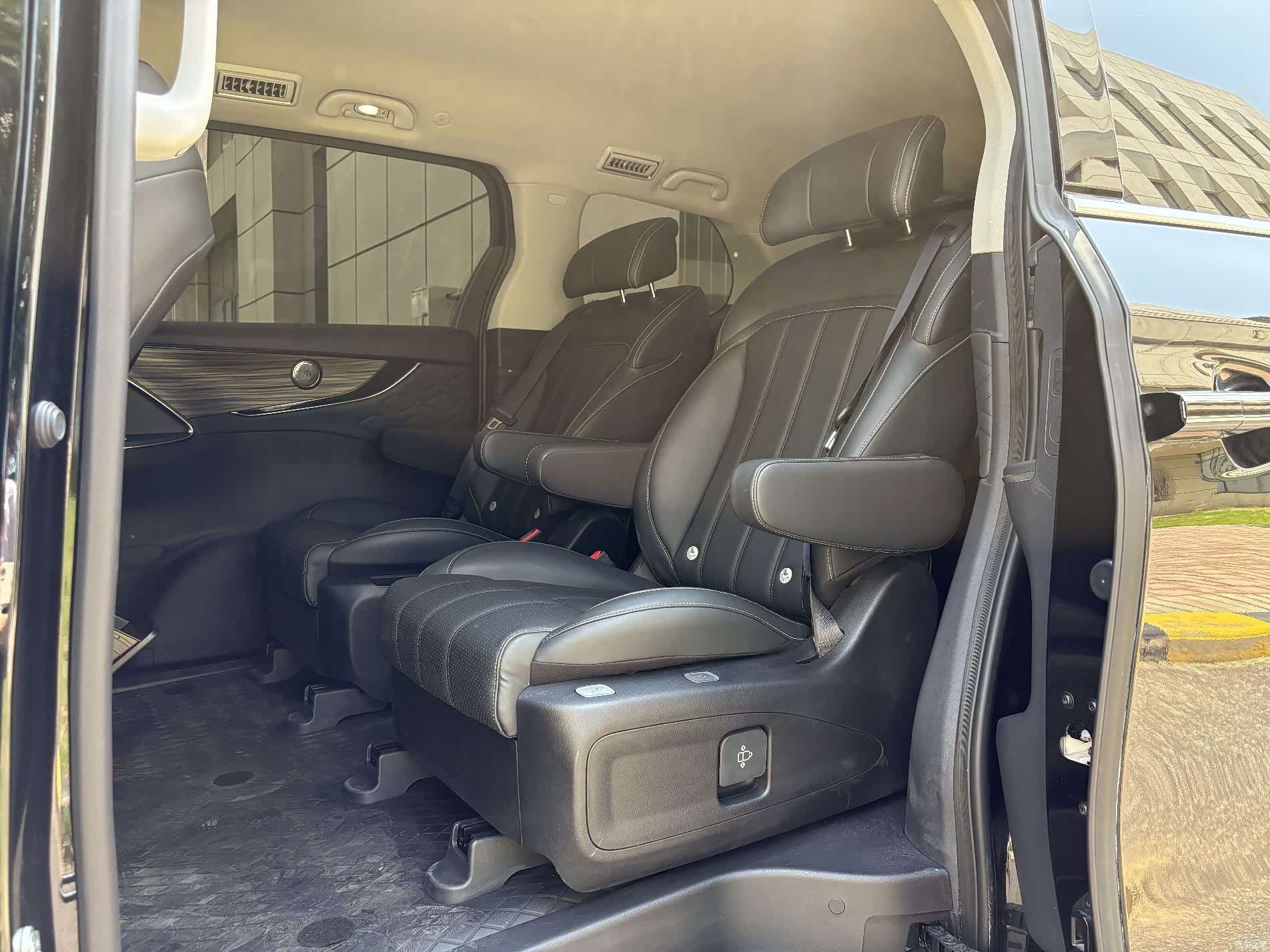 DongFeng V9, 2025 17