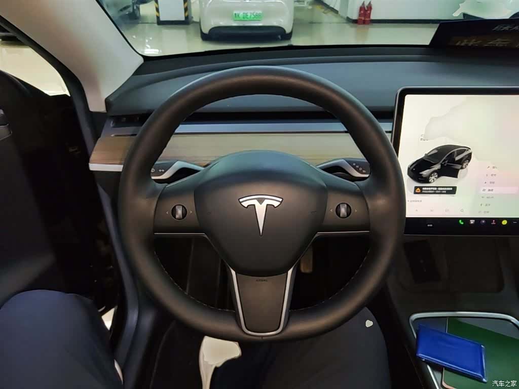 Tesla Model Y, 2022 11