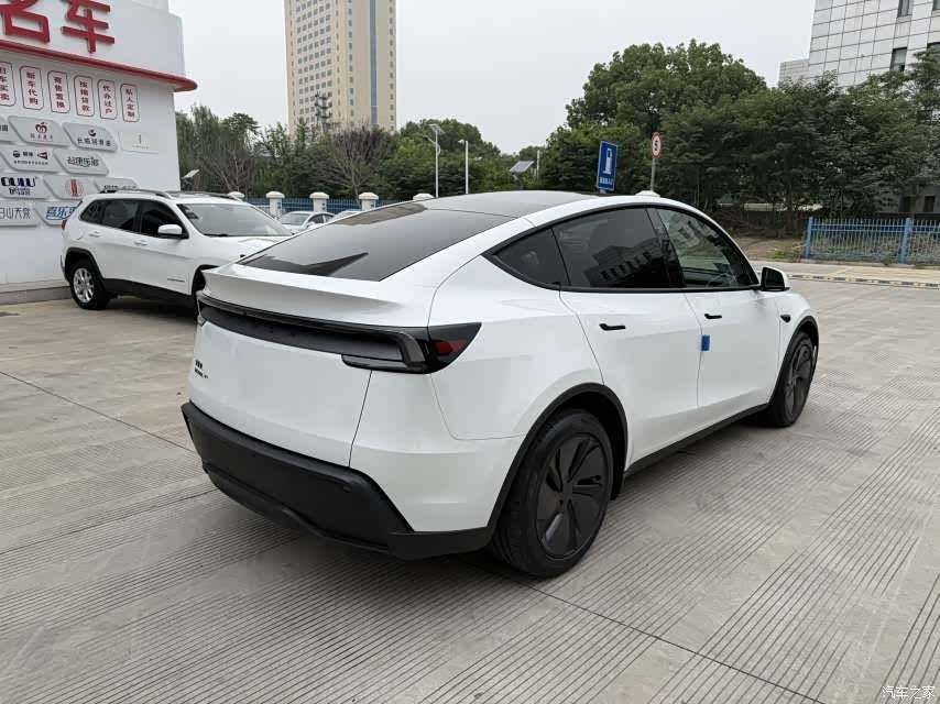 Tesla Model Y, 2026 6