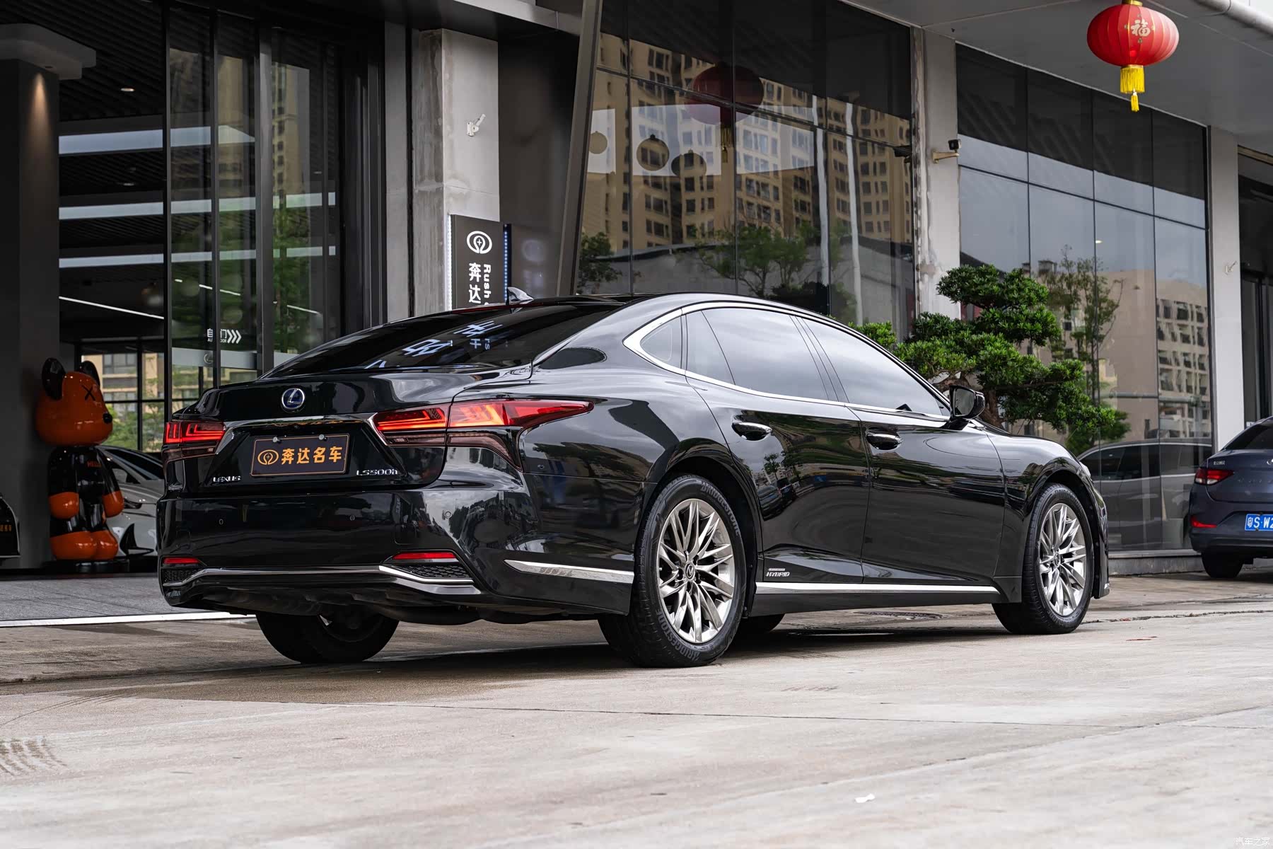 Lexus LS, 2021 3