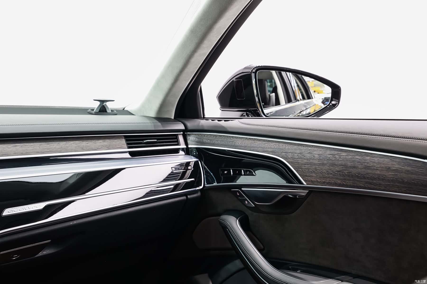 Audi A8L, 2022 25