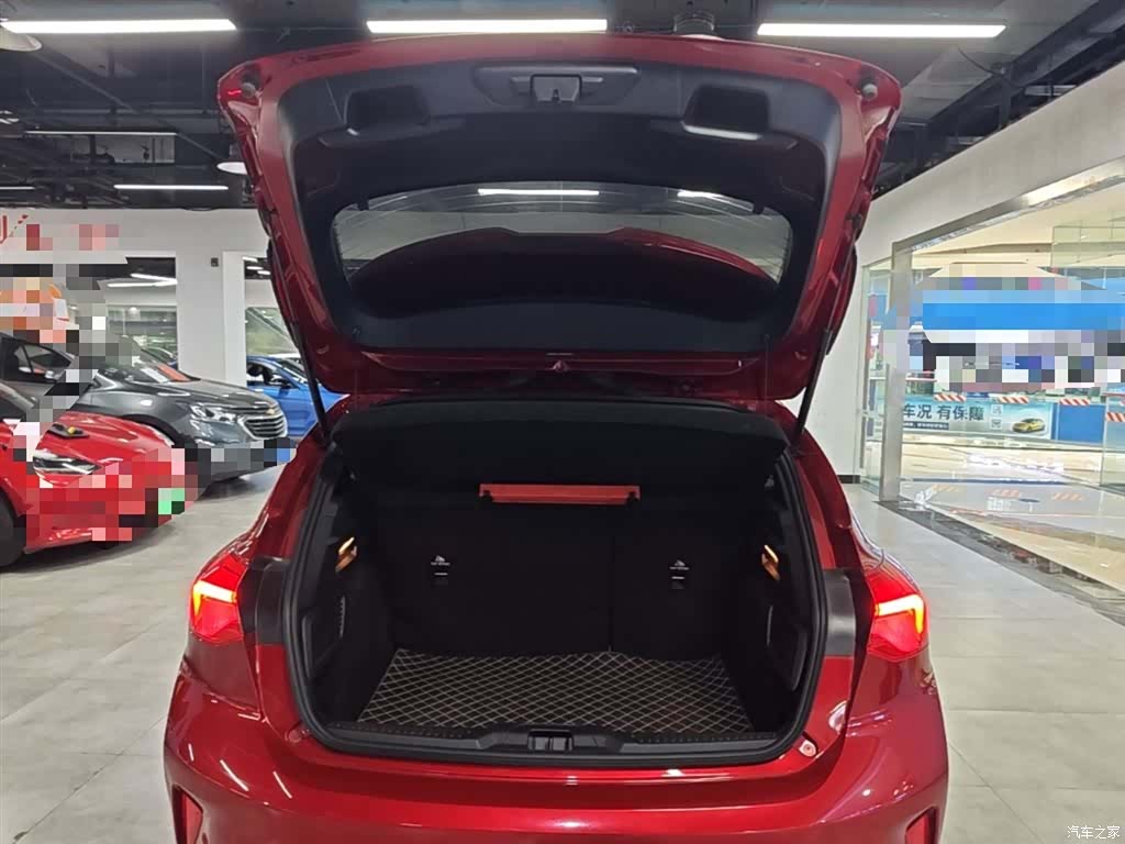 Ford Focus, 2023 19