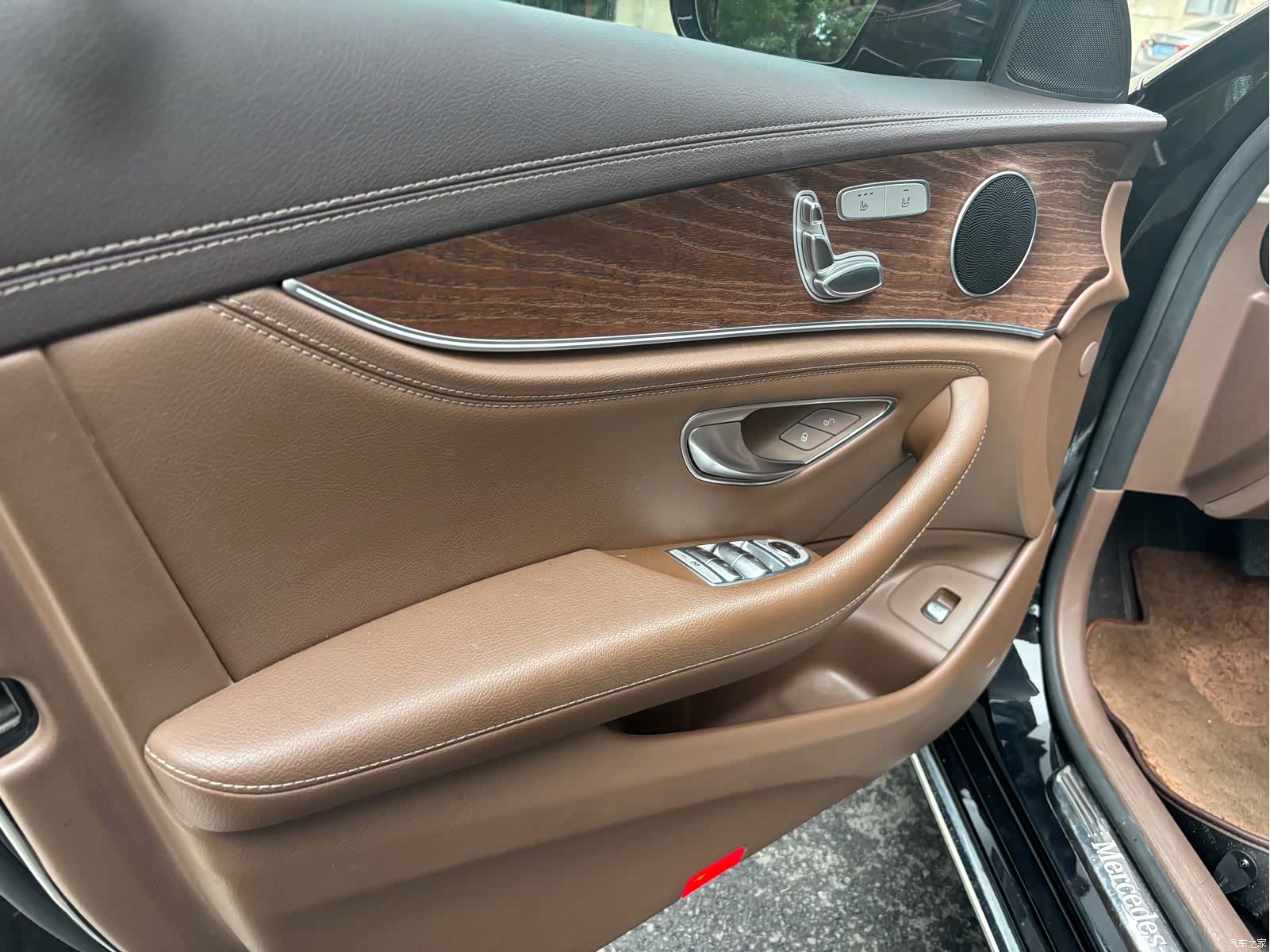 Mercedes-Benz E-Class, 2022 4