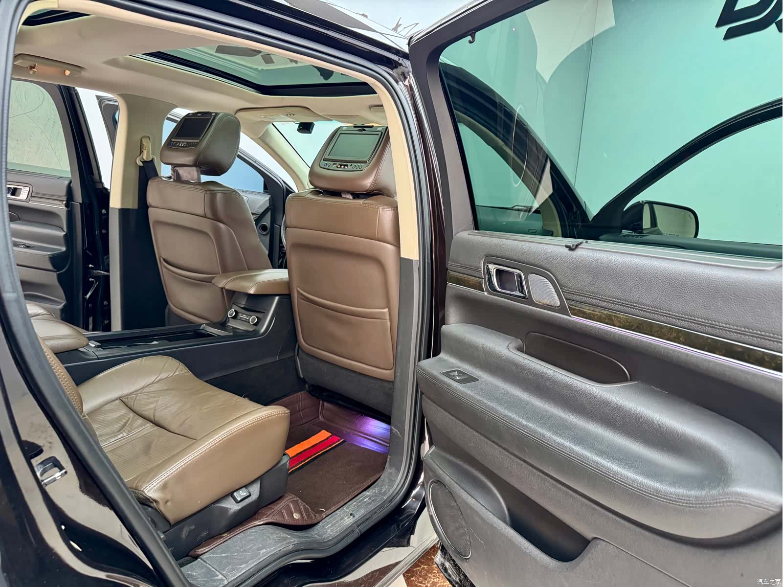 Lincoln MKT, 2014 10