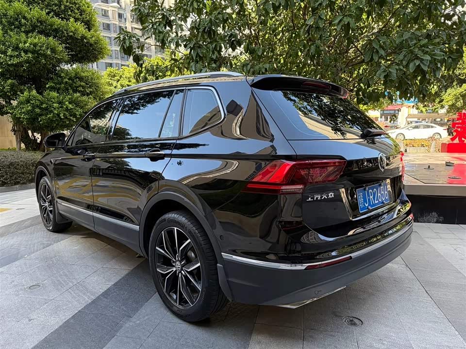 Volkswagen Tiguan L