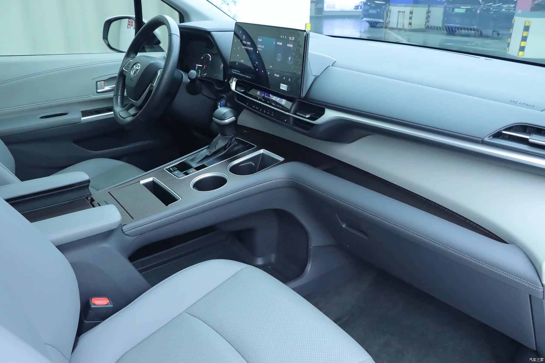 Toyota Granvia, 2023 9