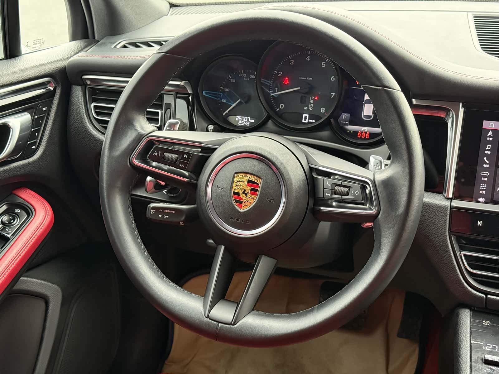 Porsche Macan, 2023 8