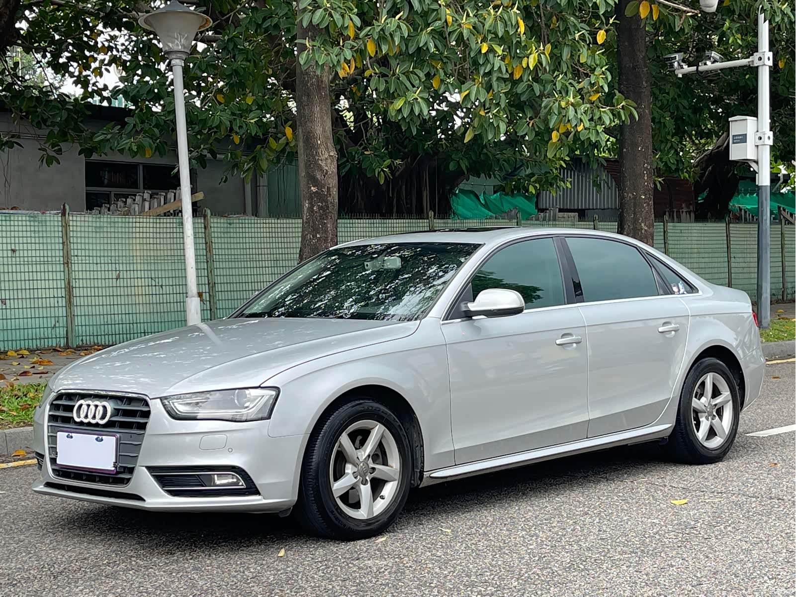 Audi A4L, 2012 1