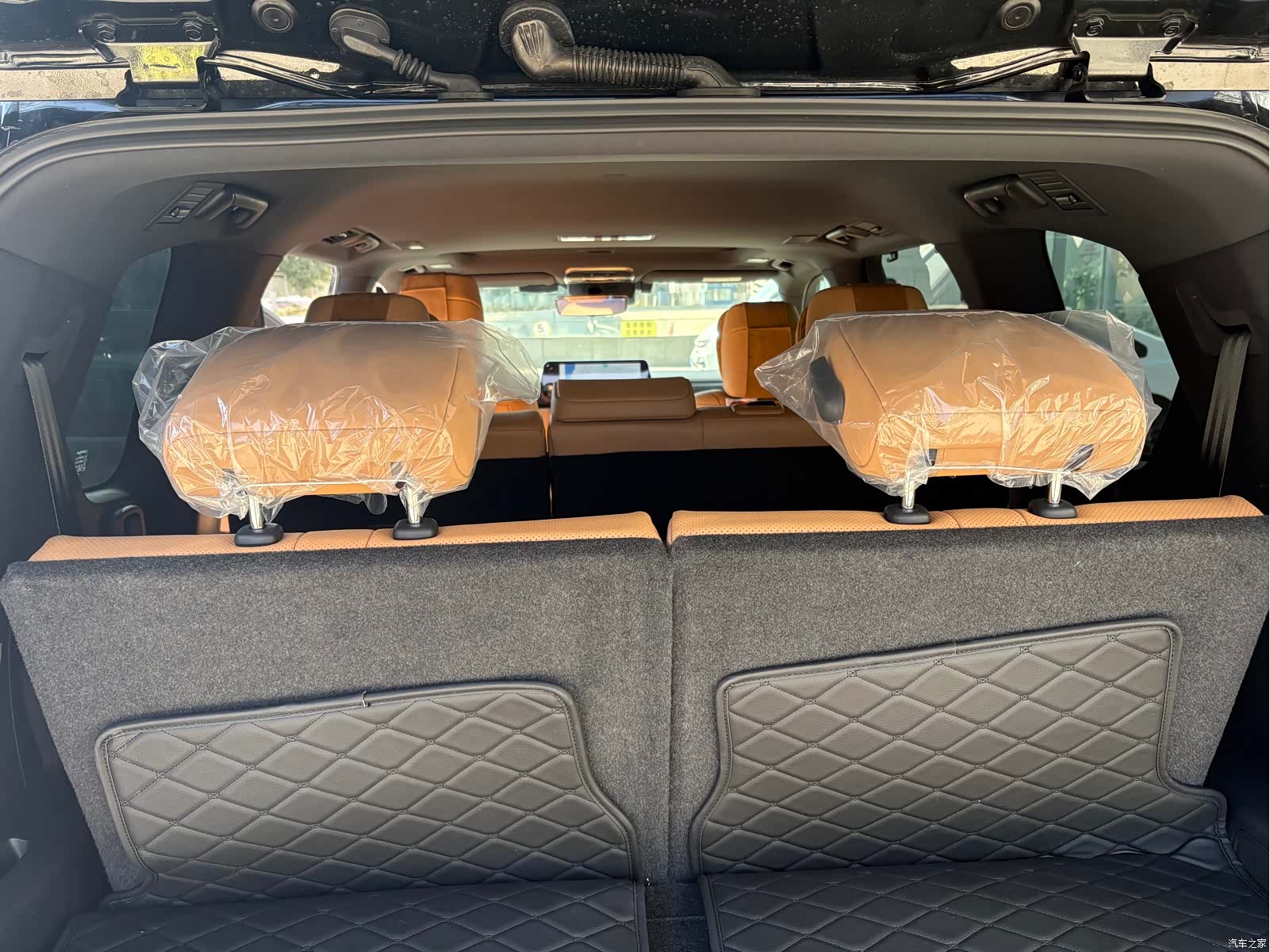 Lexus LX, 2025 8