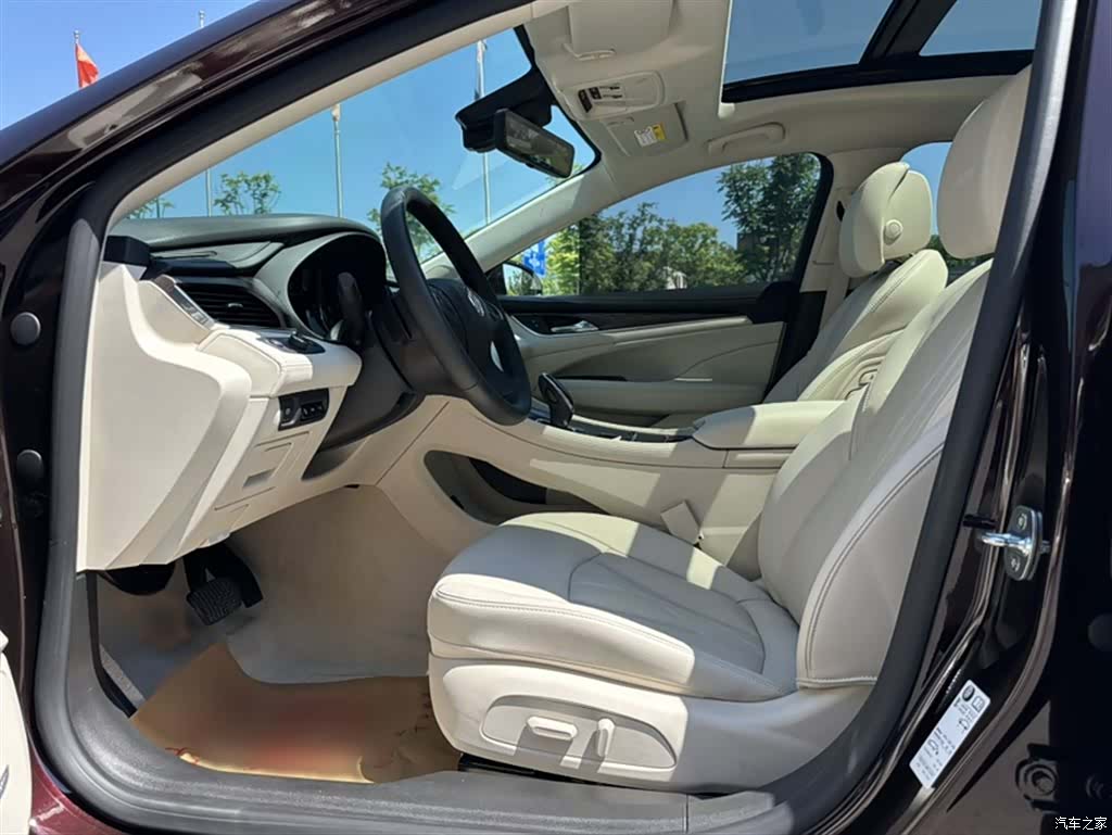 Buick LaCrosse, 2022 11