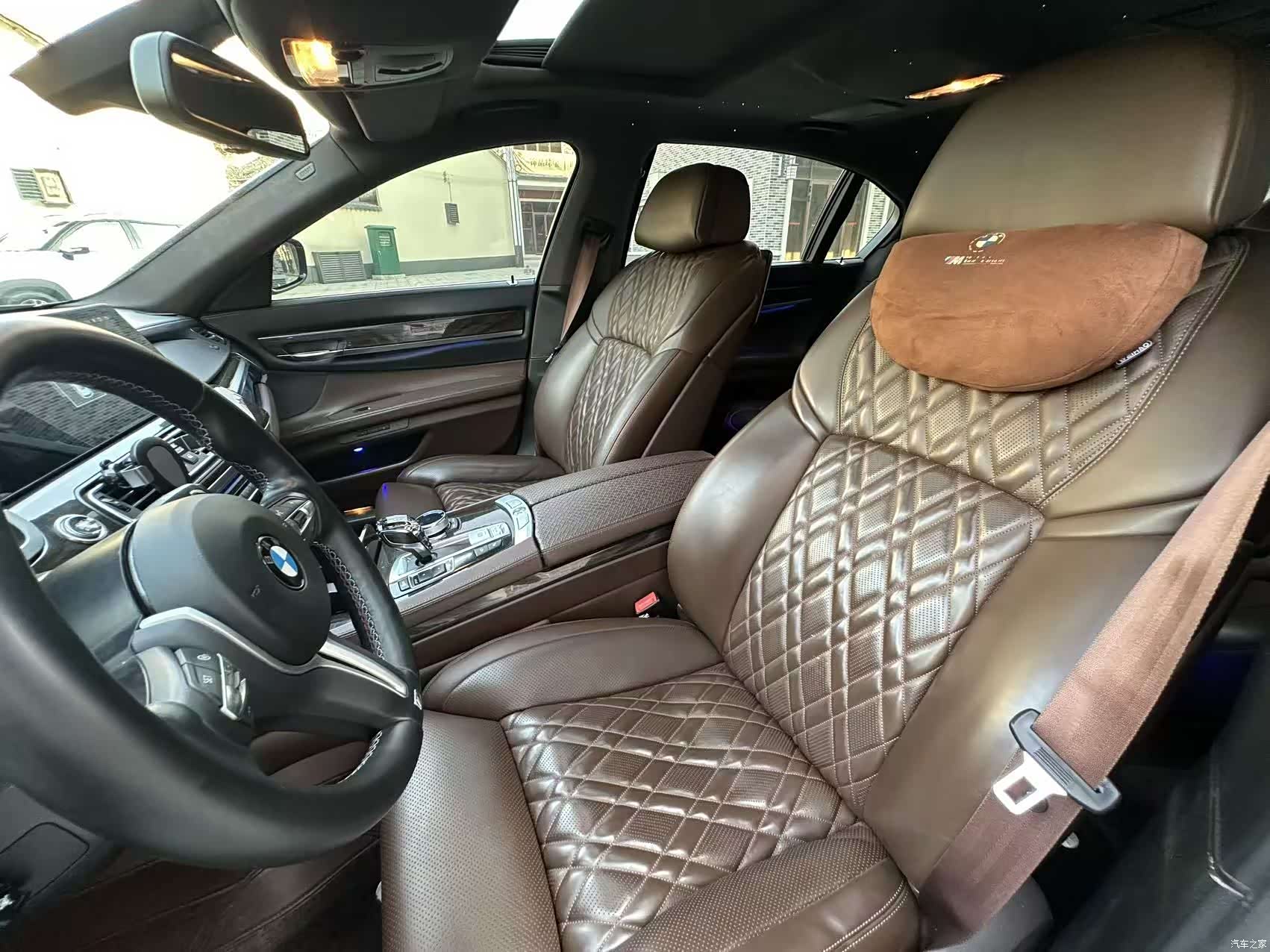 BMW 7 Series, 2011 24