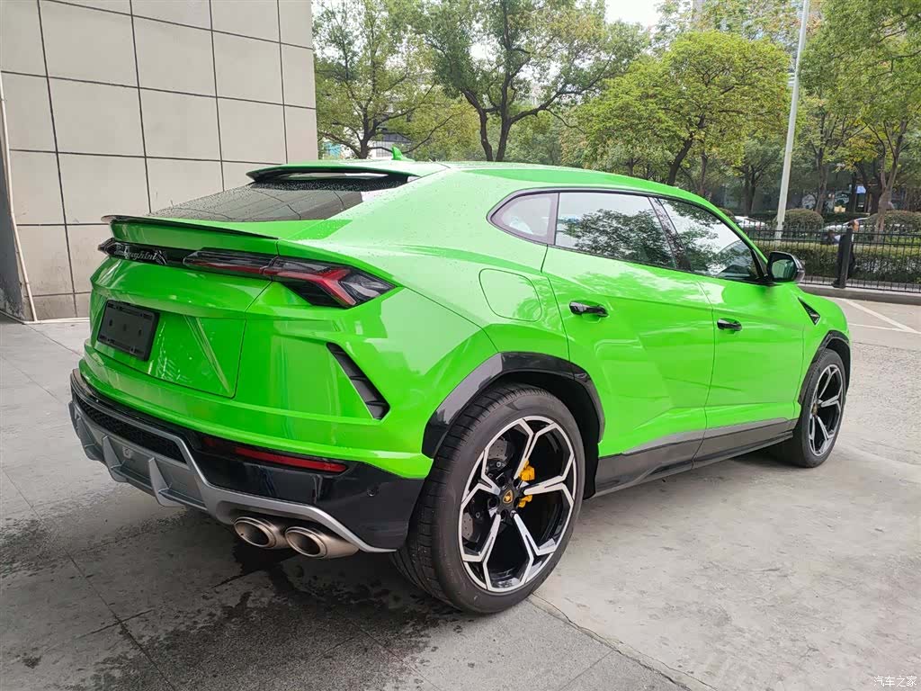 Lamborghini Urus, 2021 3