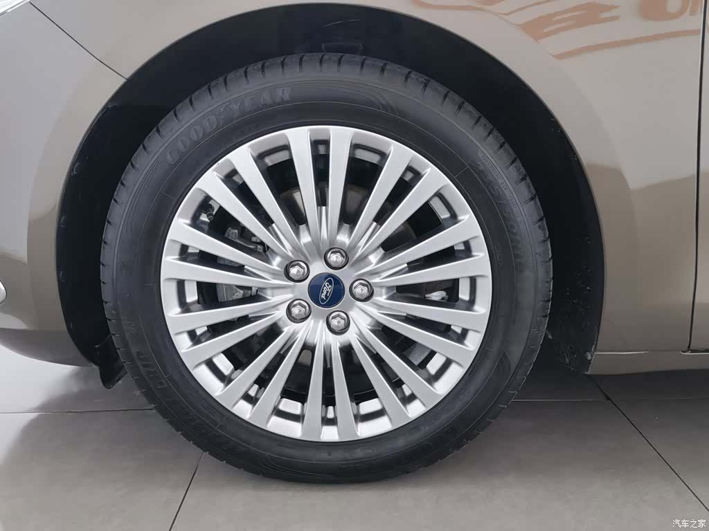 Ford Taurus, 2015 17