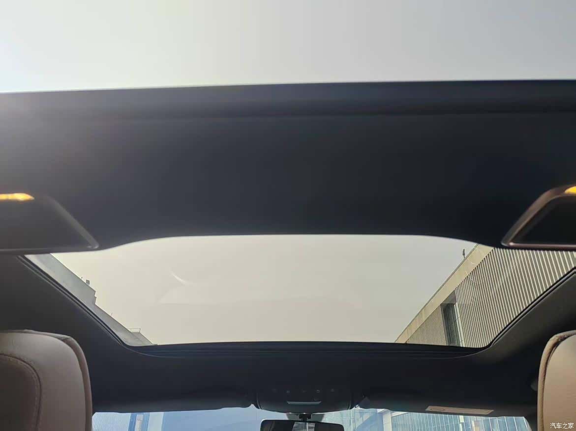 Mercedes-Benz E-Class, 2023 14