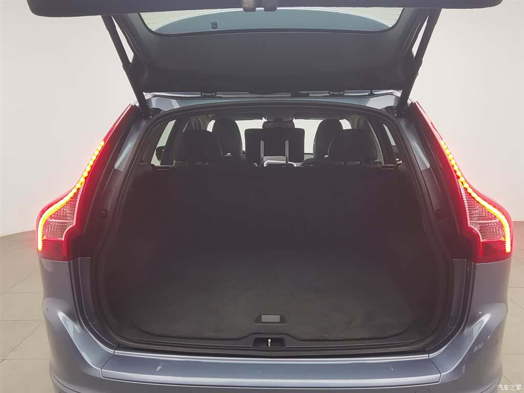 Volvo XC60, 2017 16
