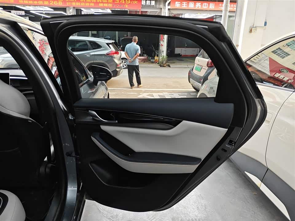 BYD Qin Yuan BYD Qin Yuan