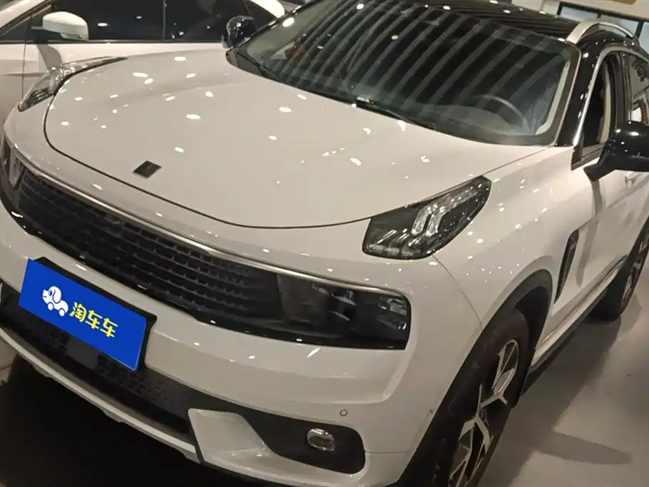Lynk & Co 01