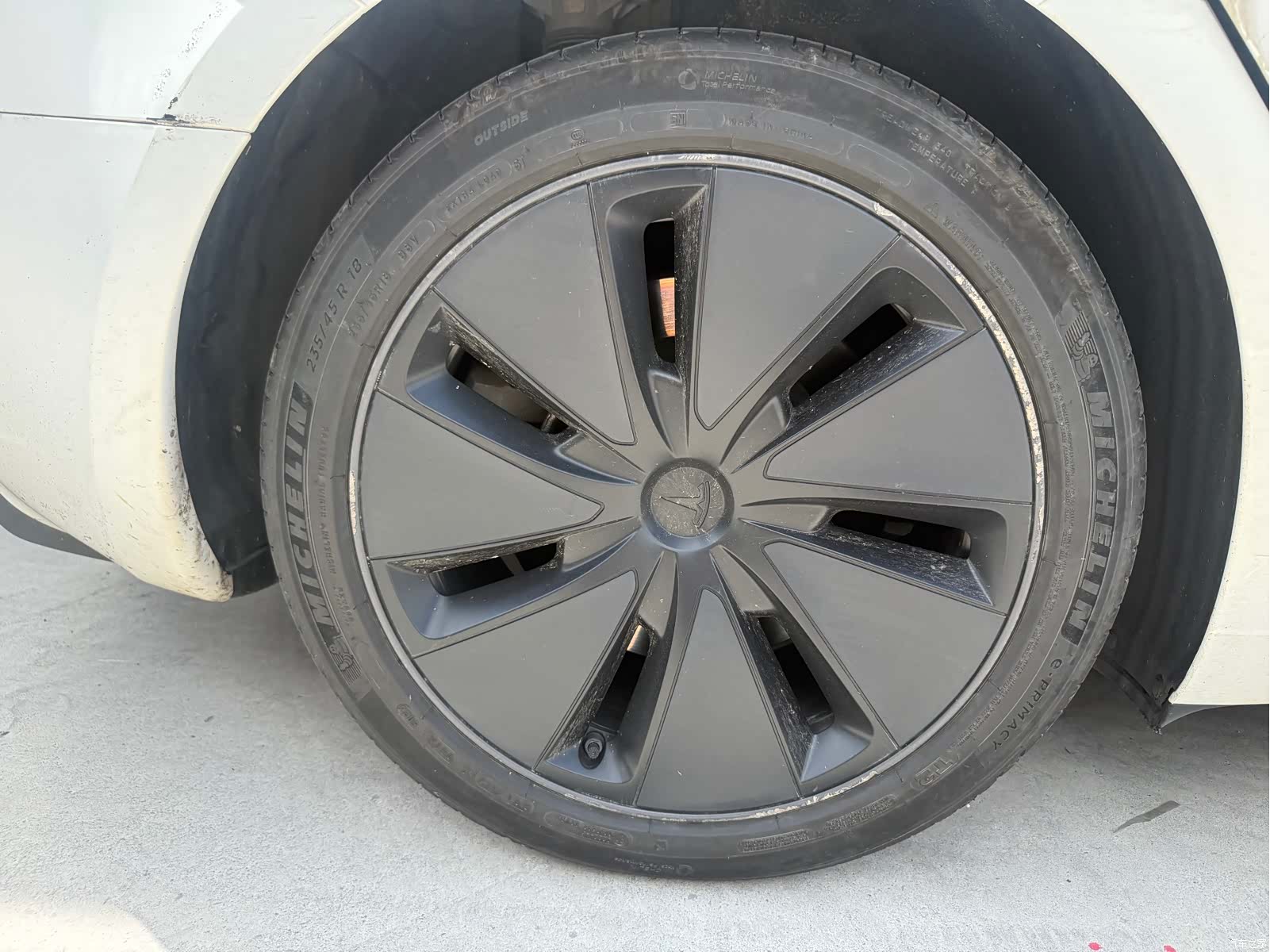 Tesla Model 3, 2024 11