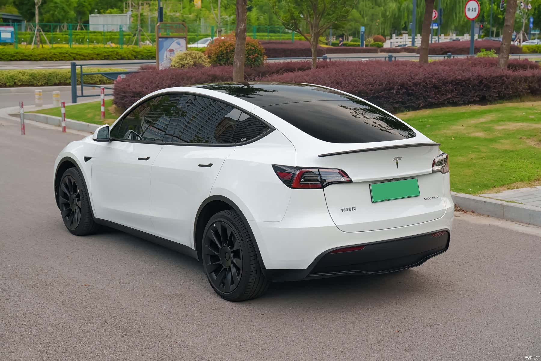 Tesla Model Y, 2022 7