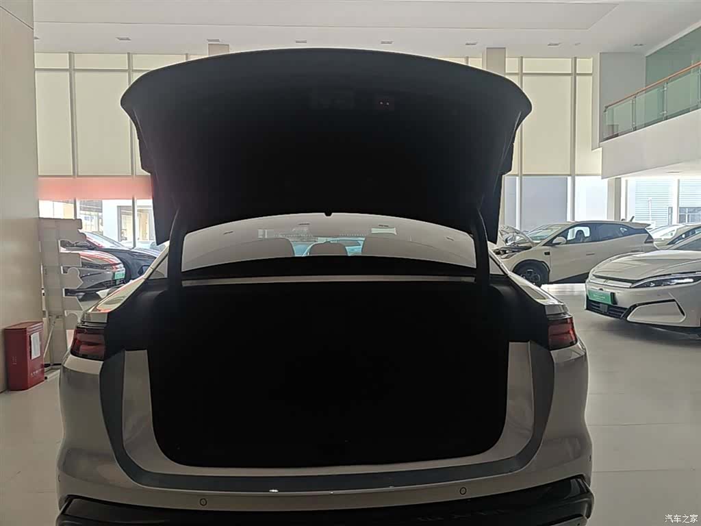 BYD Han, 2025 19