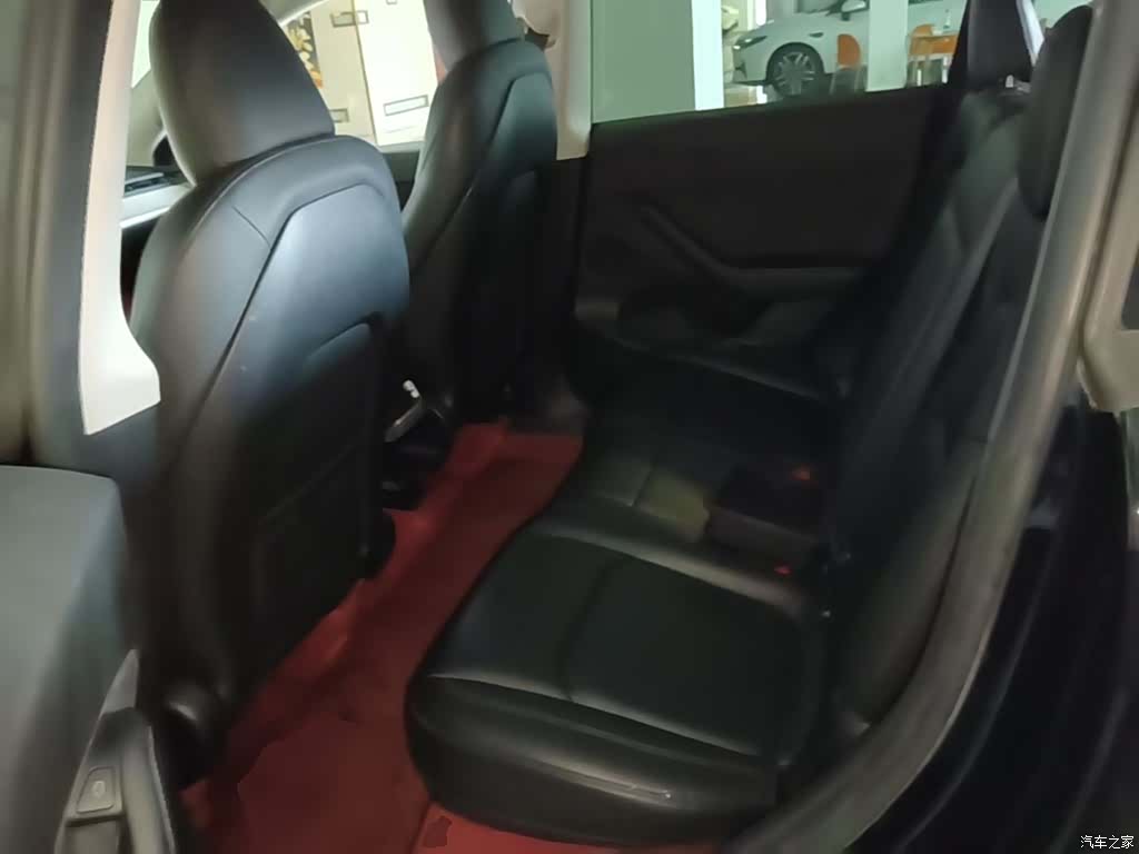 Tesla Model Y, 2023 17