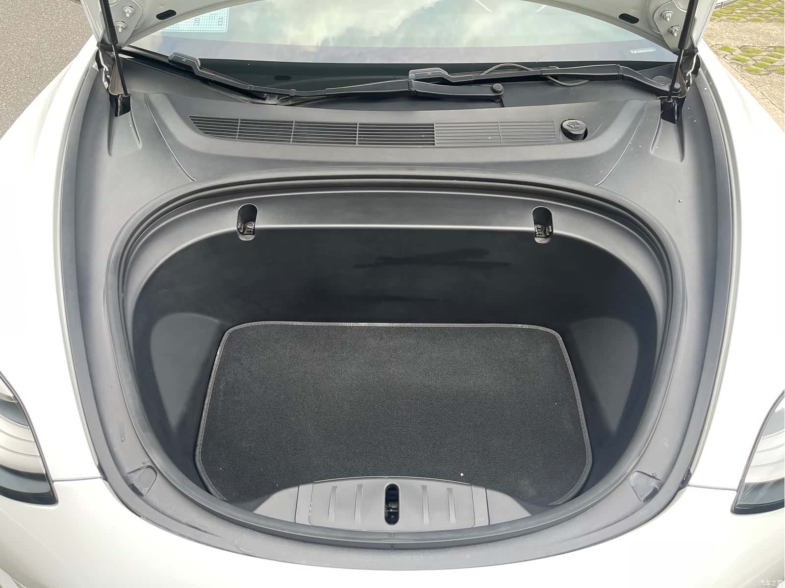 Tesla Model 3, 2019 11