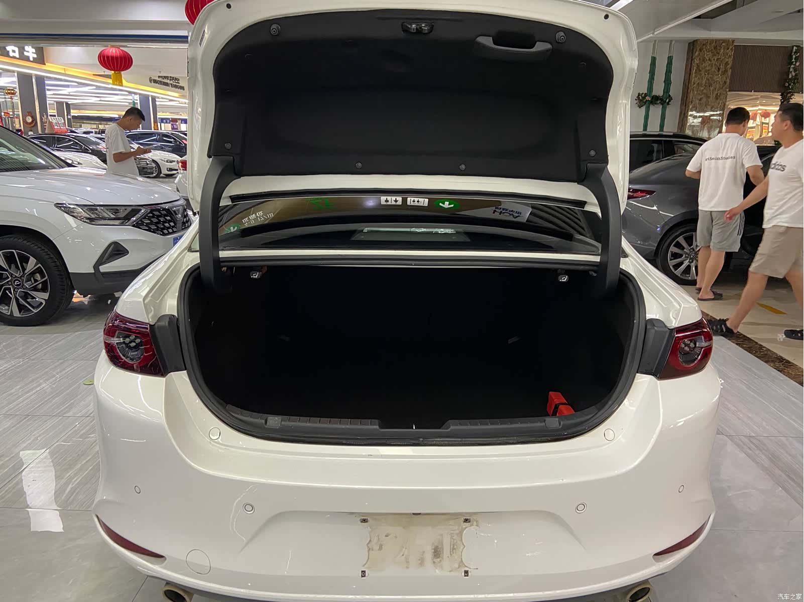 Mazda Mazda3, 2023 11
