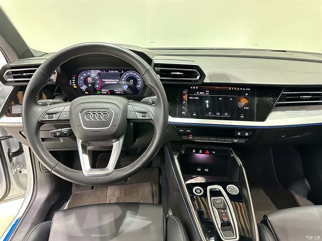 Audi Flying Spur, 2025 8