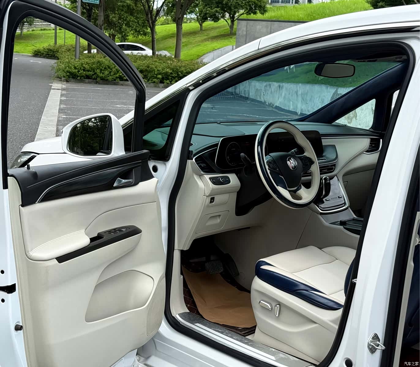 Buick GL8, 2020 4