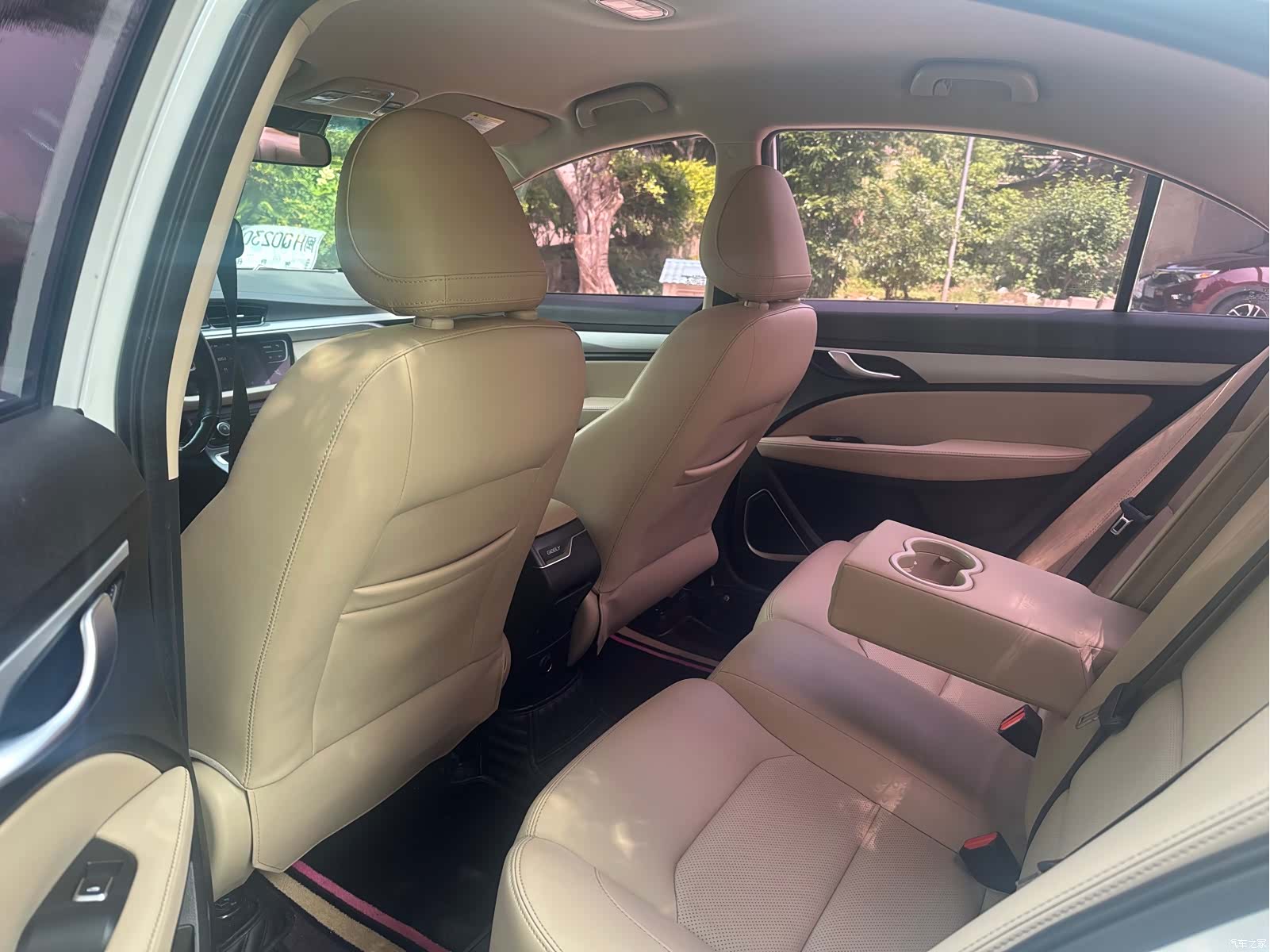 Geely Emgrand, 2019 9