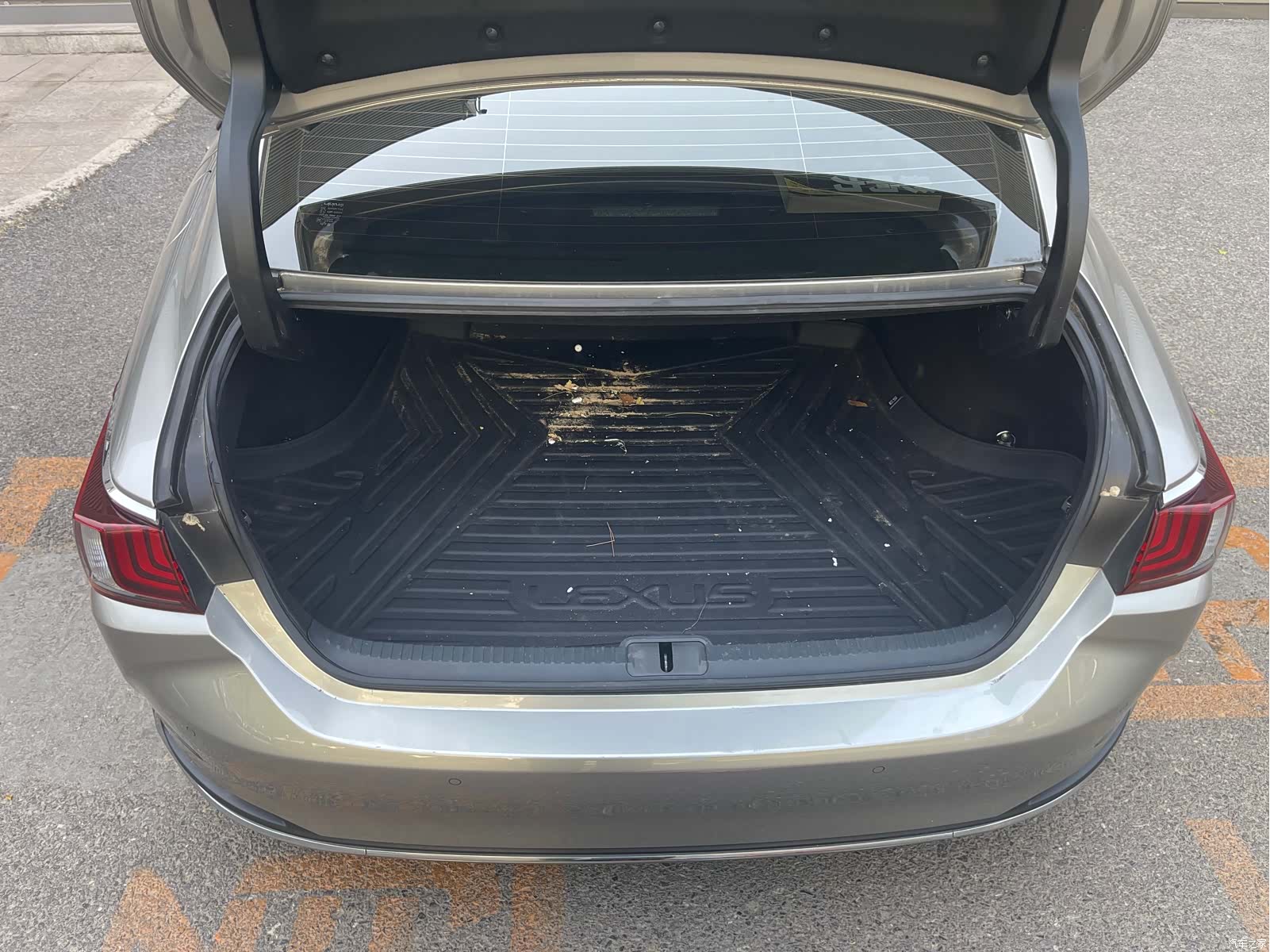 Lexus ES, 2021 10