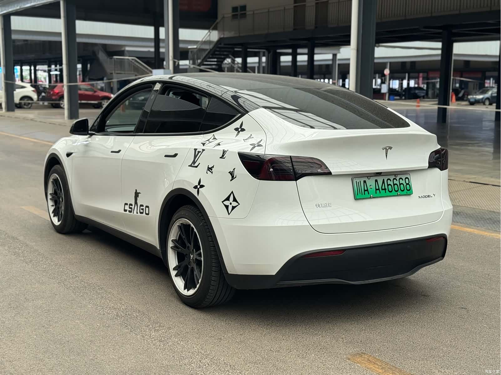 Tesla Model Y, 2024 9