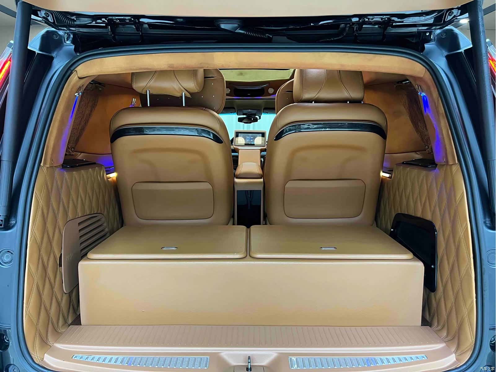 Cadillac Escalade, 2017 7