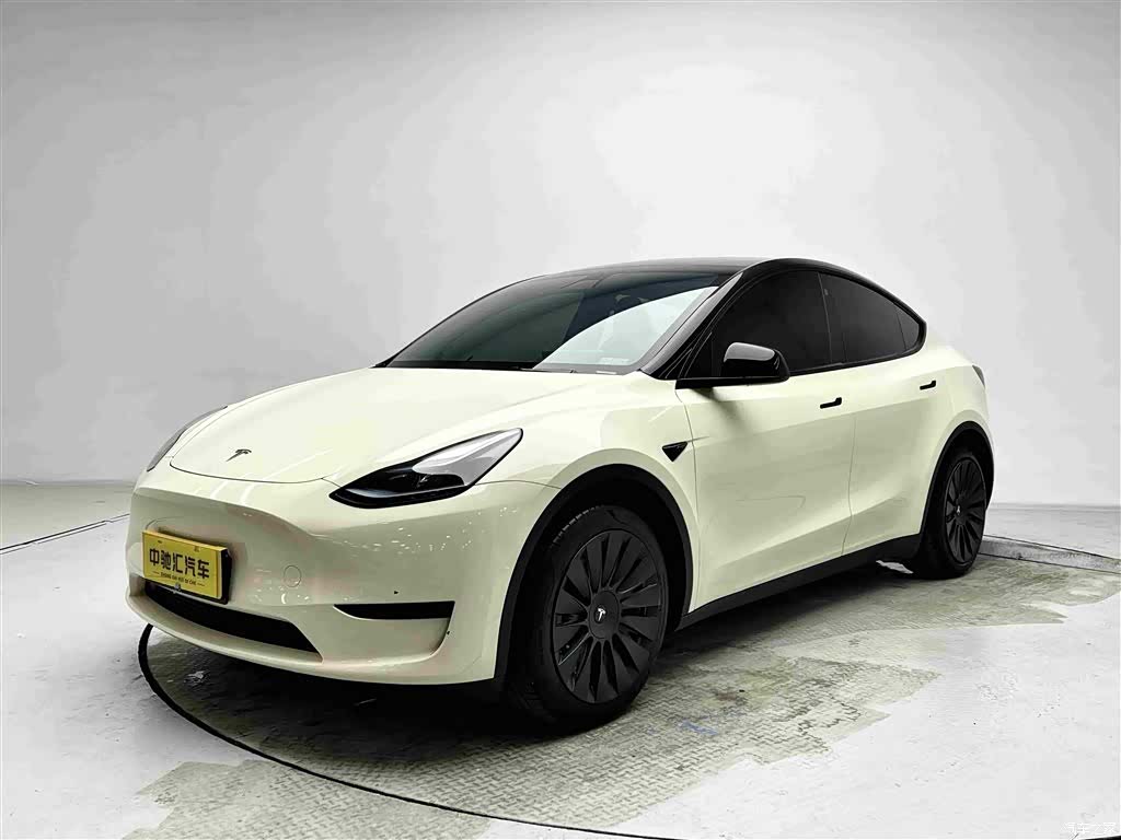 Tesla Model Y, 2023 1