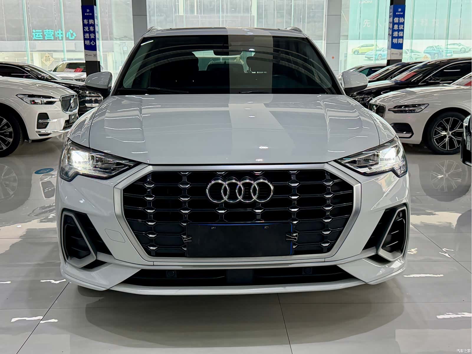 Audi Q3, 2022 2