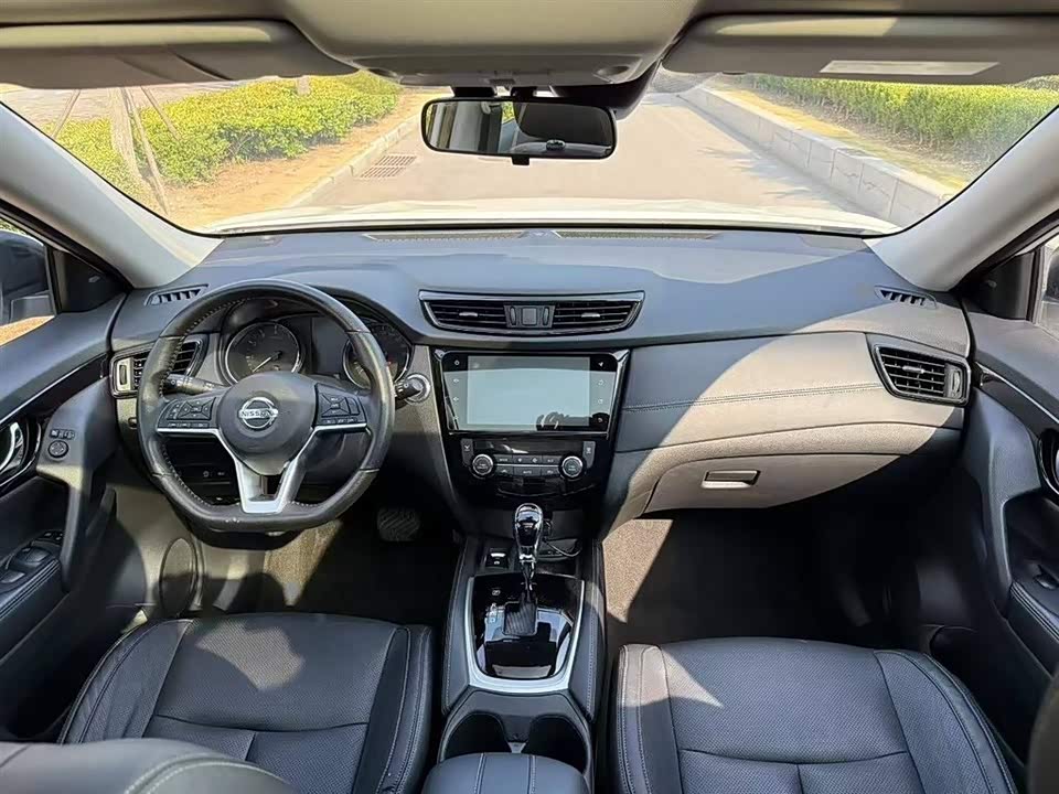 Nissan Qijun
