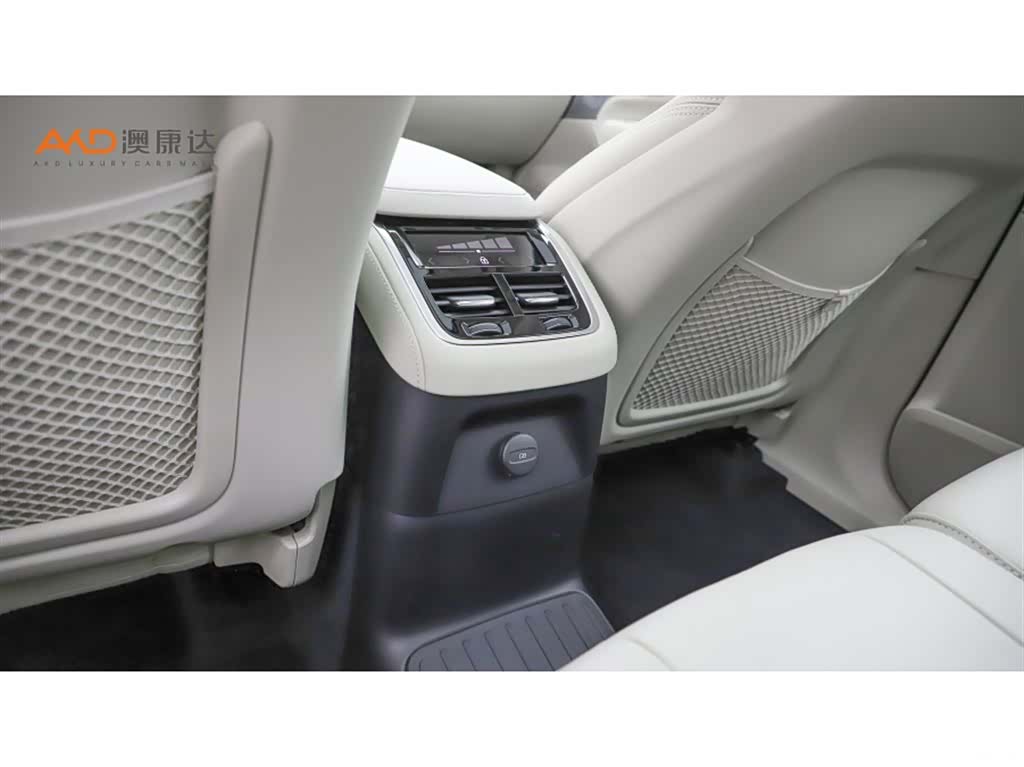 Volvo XC90, 2025 10