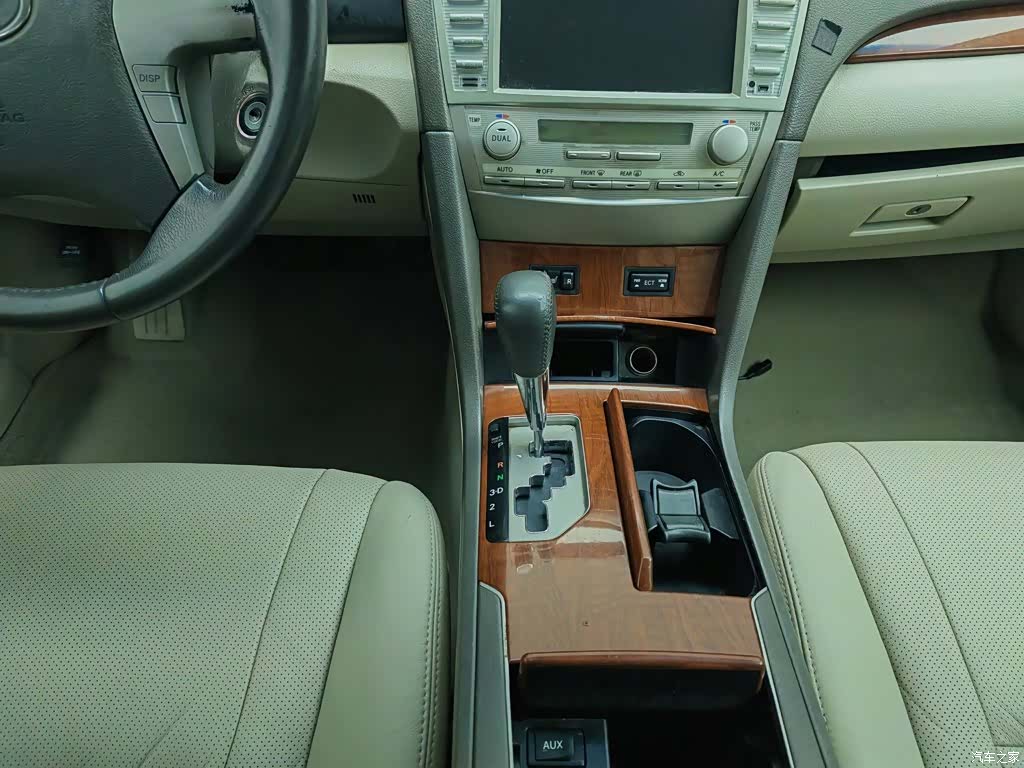 Toyota Camry, 2013 13