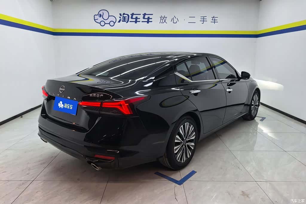 Nissan Teana, 2023 3